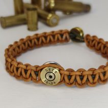 2-Lövetű bőr karkötő